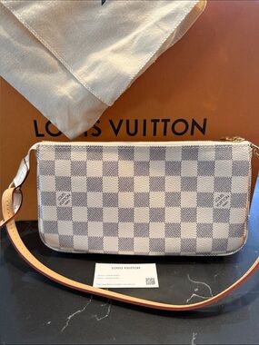 🇫🇷Authentic 🇫🇷Louis Vuitton Damier Azur Pochette Accessories